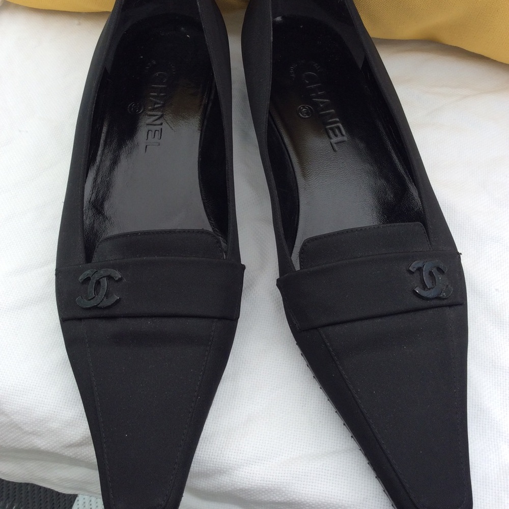 Chanel Flats black